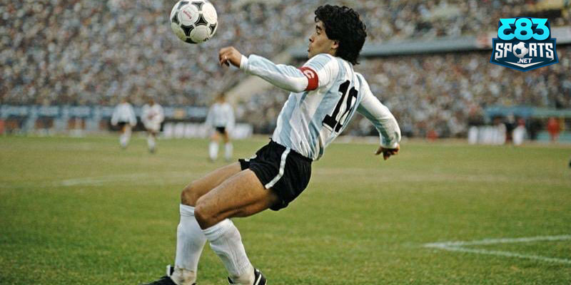 Từ Maradona đến Messi: di sản của những tượng đài bóng đá